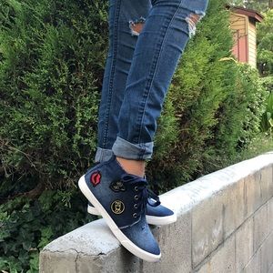 WOMEN SNEAKERS